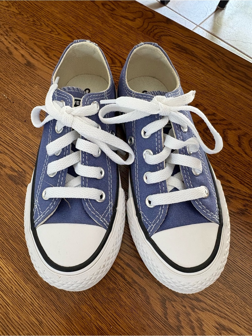 Converse Kids Low-Top Sneakers in Blue with White Laces